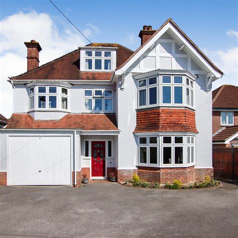 Current real estate listings and homes for sale in Lymington 33