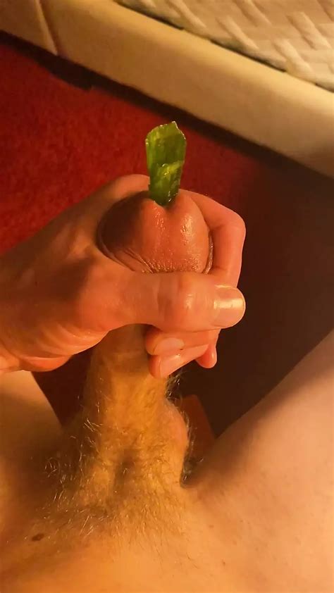 Deep Insertion Gay Fetish Amateur Porn Feat Super Average Guy Xhamster