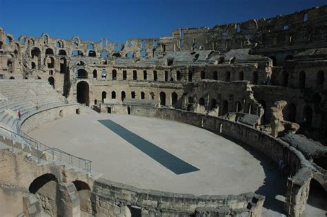 El Anfiteatro De El Djem También Llamado Coliseo De Thysdrus Situado