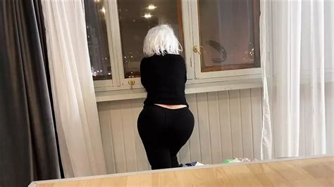 Une Femme Mature Au Cul Large Et Rond Re Oit Une Bite Dans Le Cul Xhamster