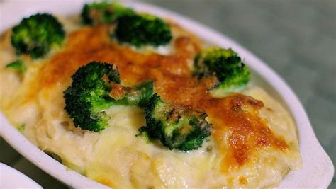 I Broccoli Al Forno Con Besciamella Con La Ricetta Per Il Bimby Gustoblog