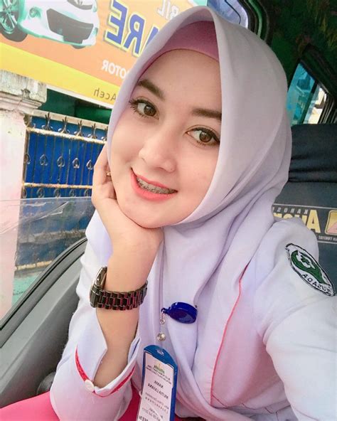 Pin Di Area Hijabi