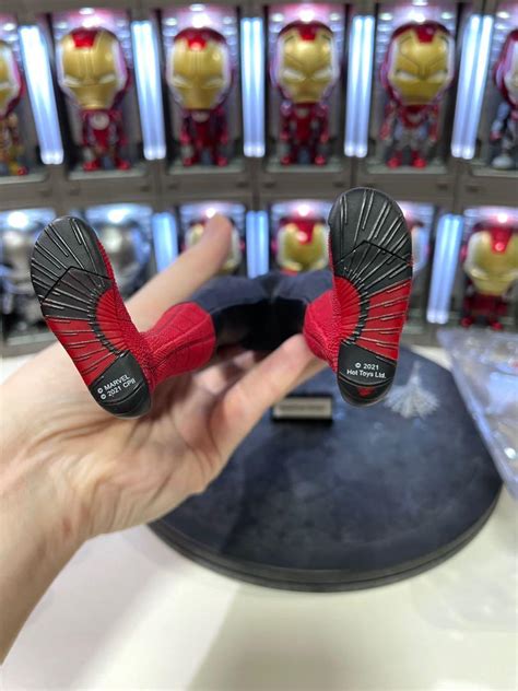 MARVEL SPIDERMAN FAR FROM HOME HOT TOYS 1 6 SCALE MMS542 SPIDER MAN UPGRADED SUIT TOM HOLLAND