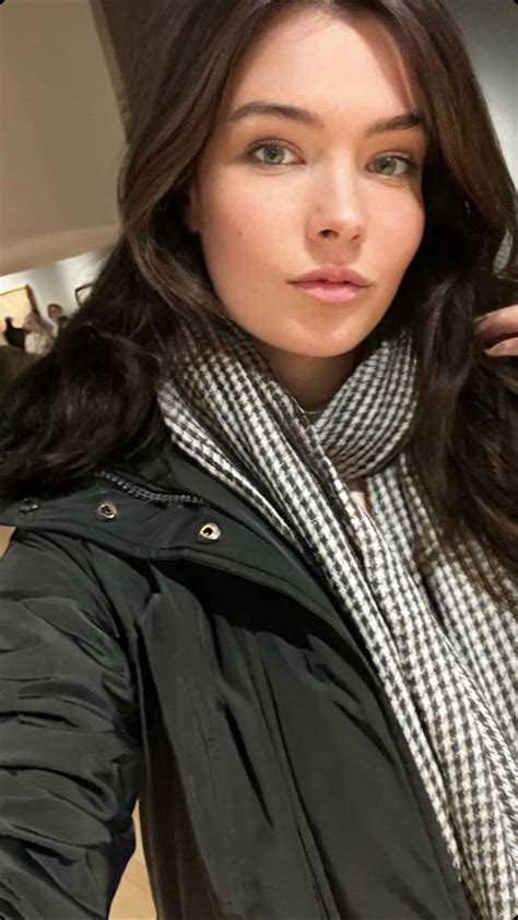 Brunette R BlondesBrunettesReds