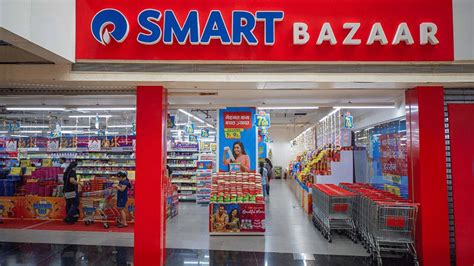 Reliance Retail Expands Smart Bazaar Stores To Small Towns, Targets