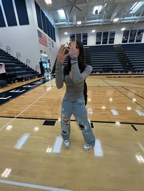 Pin By Mianna On Mwahh Latina Outfits Really Cute Outfits Latina Fashion Outfits