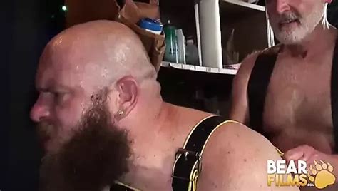 Bearfilms Harige Owen Krachten Anale Spelen Met Enorme Dildo Solo XHamster
