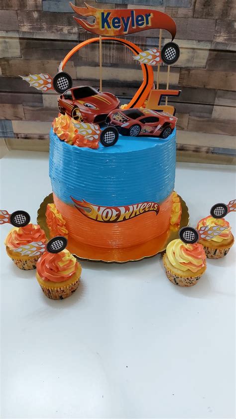 Bizcocho Hot Wheels Y Cupcakes 5th Birthday Birthday Cake Hot Wheels