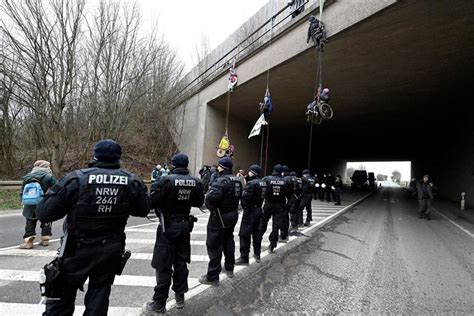 Verbliebene Aktivisten Verlassen Tunnel Unter L Tzerath