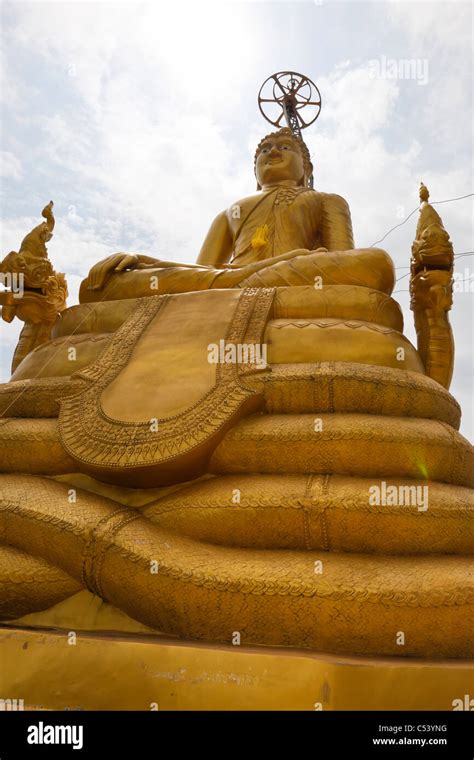 Golden buddha statue hi-res stock photography and images - Alamy