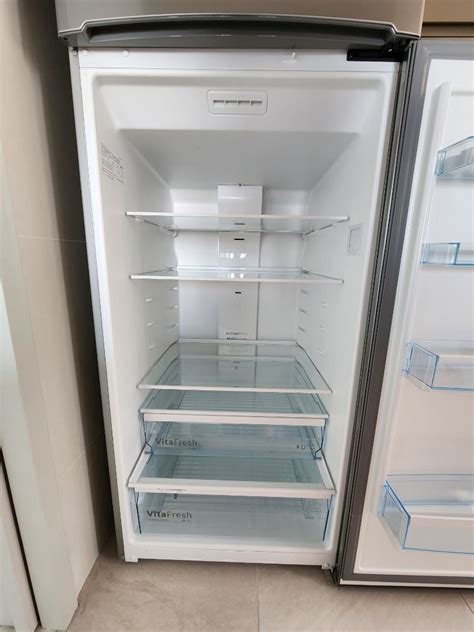 Bosch Series Free Standing Fridge Freezer With Freezer At Top X