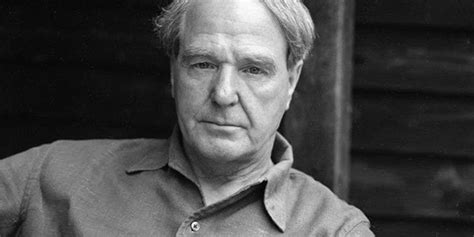 Henry Moore Biography – Sculpture, Art, and Analysis of Works | The Art Insight