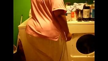 Big Ass Booty Light Skinned Amateur Doing The Laundry XNXX
