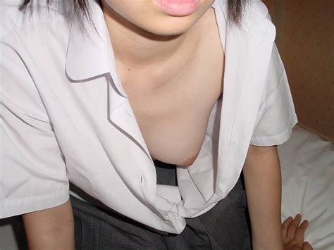 Image Asian Teen Down Blouse Reveals A Sweet Titty Porn Pic