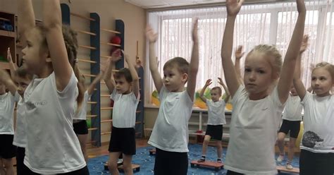 Утренняя гимнастика в детском саду харченко т е: Утренняя гимнастика в ...