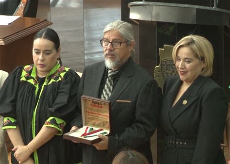 C Sar Cabrera S Nchez Recibe La Medalla Al M Rito Cultural En Chihuahua