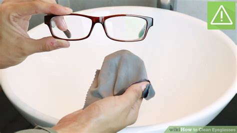 how to clean my eyeglasses