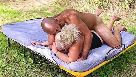 AMATEUR GRANNY PORN BEAUTIFUL FEET FLIRTY GRANDMA IS HUNGRY FOR ANAL SEX AND CUM 3of6 XHamster