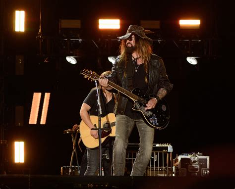 Billy Ray Cyrus' Epic Meltdown: Singer's 'Disastrous' Performance at