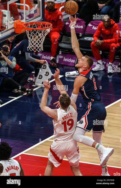 Jakob Poeltl Toronto Hi Res Stock Photography And Images Alamy