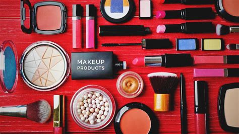 Top 10 Makeup Kit Brands In India | Saubhaya Makeup