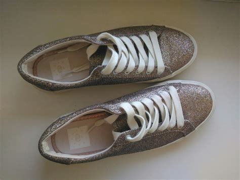 Кеды блестящие в Краснодаре - Барахолка вещи из рук в руки женская обувь