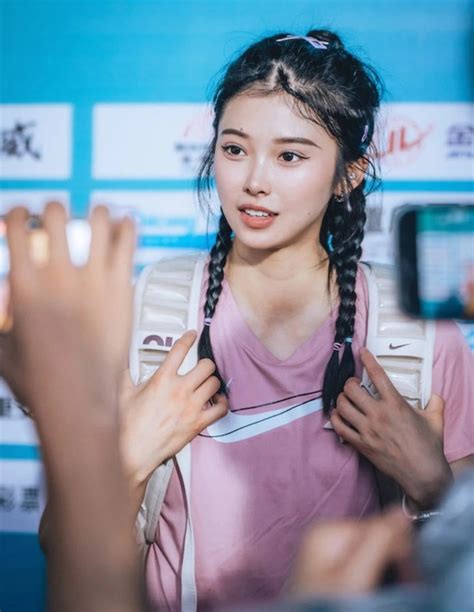 Hot Girl I N Kinh Trung Qu C G Y S T V H Nh X M Tr N C Nh Tay