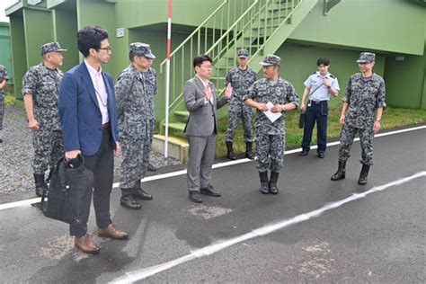 鬼木防衛副大臣、空自奥尻分屯基地を視察（8月27日）｜jディフェンスニュース（自衛隊・防衛省のニュース）