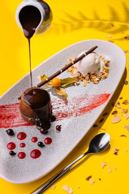 Premium Photo Chocolate Lava Cake With Melted Chocolate
