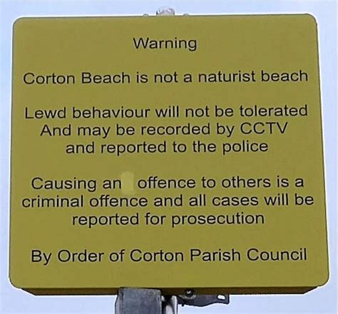 Los Lugare Os Enojados Exigen La Acci N Despu S De Su Hermosa Playa Hombres Desnudos Gay En