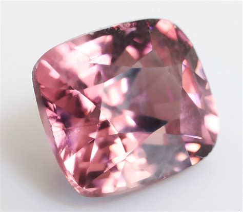 Красный циркон 2,23 карата купить в интернет магазине Серебряные линии ...