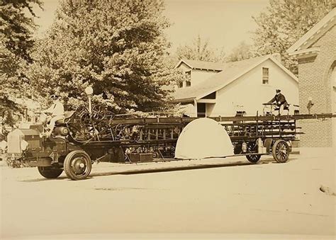 Dcfd Truck 5 1928 Aif 75 Foot Ladder Truck Fire Trucks Fire Rescue