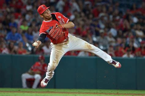 Former Angels Shortstop Andrelton Simmons Announces Retirement - Angels