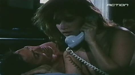 Naked Marianne Basler in Le Cimetière des durs