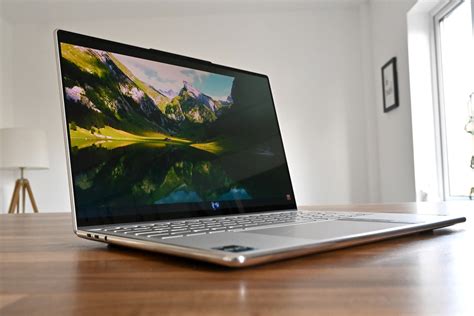 Lenovo Yoga Slim 9i Gen7 (14IAP7) review: a lavish laptop | Stuff