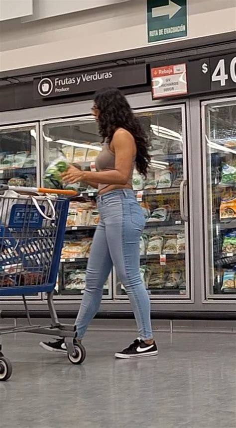 Woman Like Milf With Sexy Figure In Jeans Tight Jeans Forum