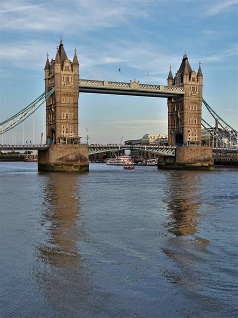 Yet Another Picture Of Tower Bridge © Neil Theasby Geograph