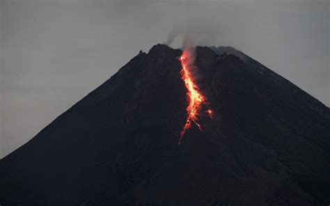 Gempa Guguran Gunung Merapi Terjadi Hingga Ratusan Kali