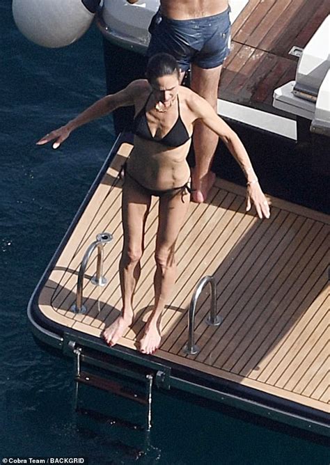 Jennifer Connelly Displays Her Jaw Dropping Figure In A Black Bikini As She Enjoys Lavish