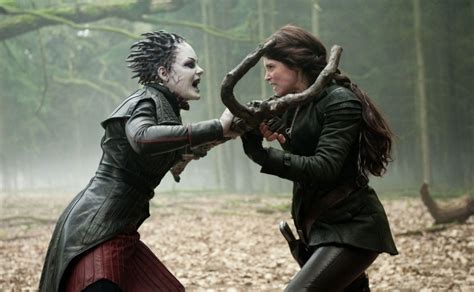 Охотники на ведьм смотреть онлайн фильм бесплатно в хорошем HD 720p ...