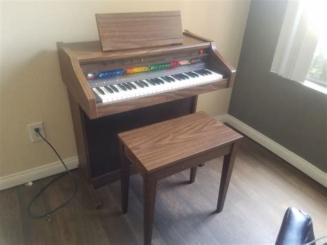 This Lowrey Magic Genie Chords Organ For 70 Still In Shock At This