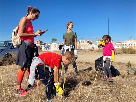 Exitosa jornada de limpieza y naturalización Bosque Urbano Málaga