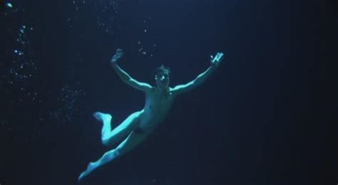 Naked Henriette Heinze In Auftauchen