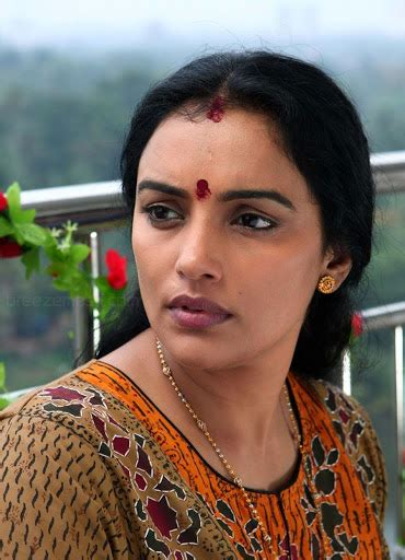 Shweta Menon Hot Bikini Image Gallery Images Photos Pics Cinemagigs