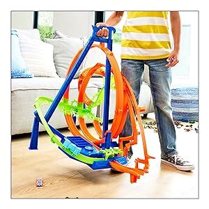 Amazon Hot Wheels Track Set Epic Crash Dash With Crash Zones Motorized Booster And