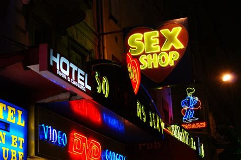 Cómo entrar a un Sex Shop y no morir de vergüenza en el intento