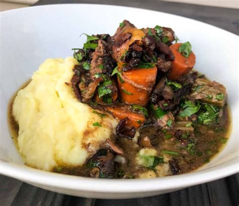 Jamie Oliver’s Beef Bourguignon – Leite's Culinaria