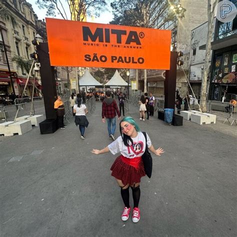 Hot Sexy Belle Belinha Bikini Pics