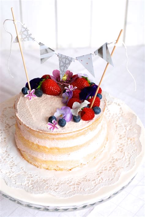 Naked cake pro nesmělé uchvátí vás vzhledem i snadností