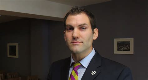 Un político pide perdón por decir que un burro gay violó a su caballo Shangay